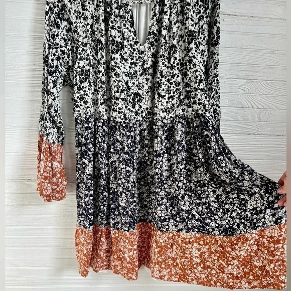 143 Story by Line Up Tiered Flowy Dress Long Bell Sleeve Floral Print  M - Picture 3 of 14